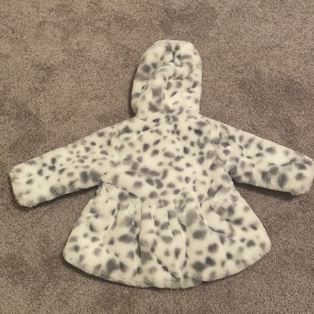 First Impressions Snow Leopard Jacket - Picture 6 of 8
